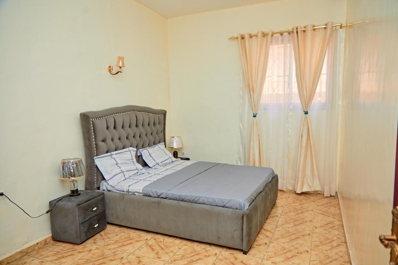 Appartement Avec Vue Panoramique Two Or Three Rooms Yaoundé Exterior foto