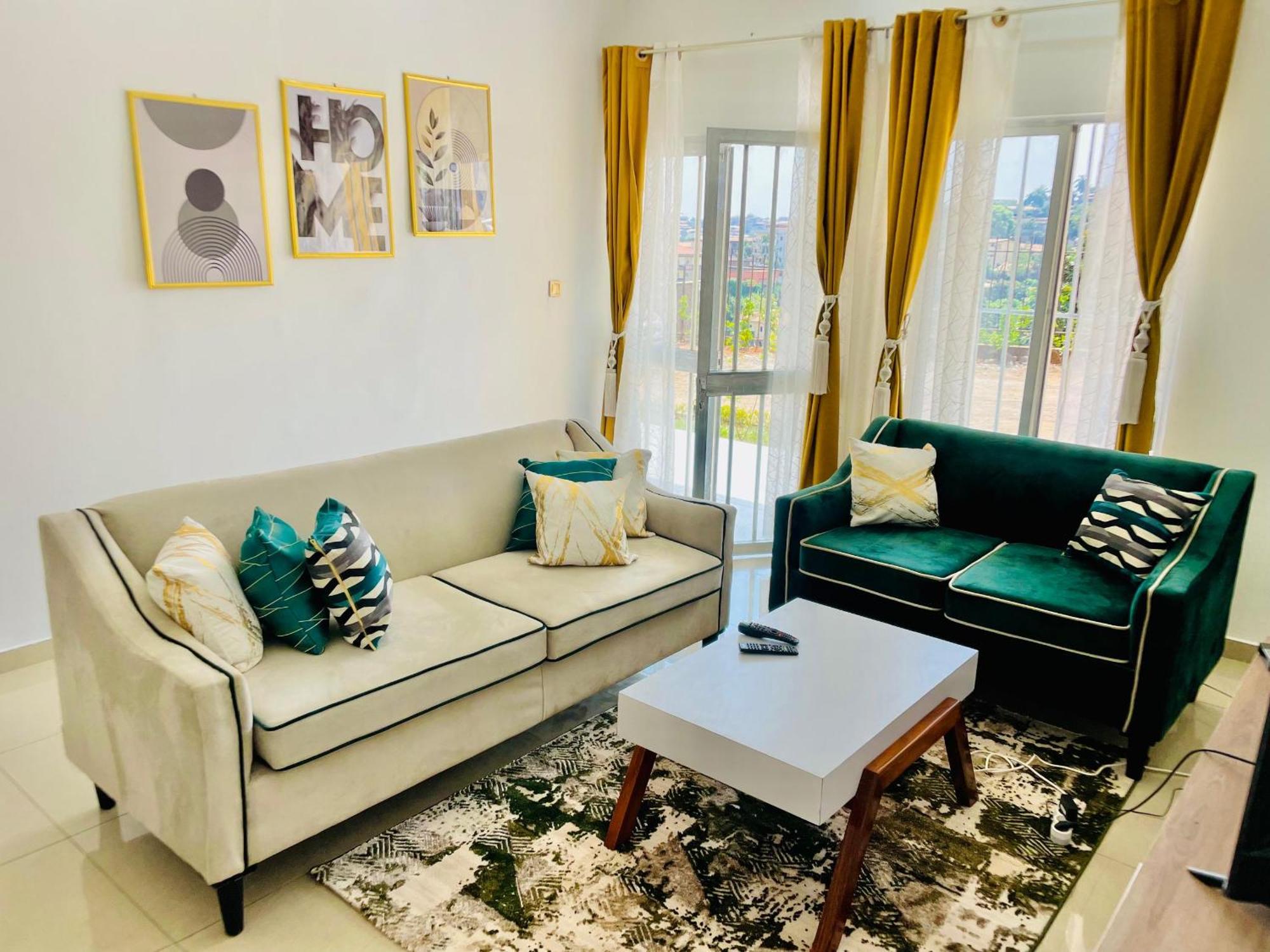 Appartement Avec Vue Panoramique Two Or Three Rooms Yaoundé Exterior foto